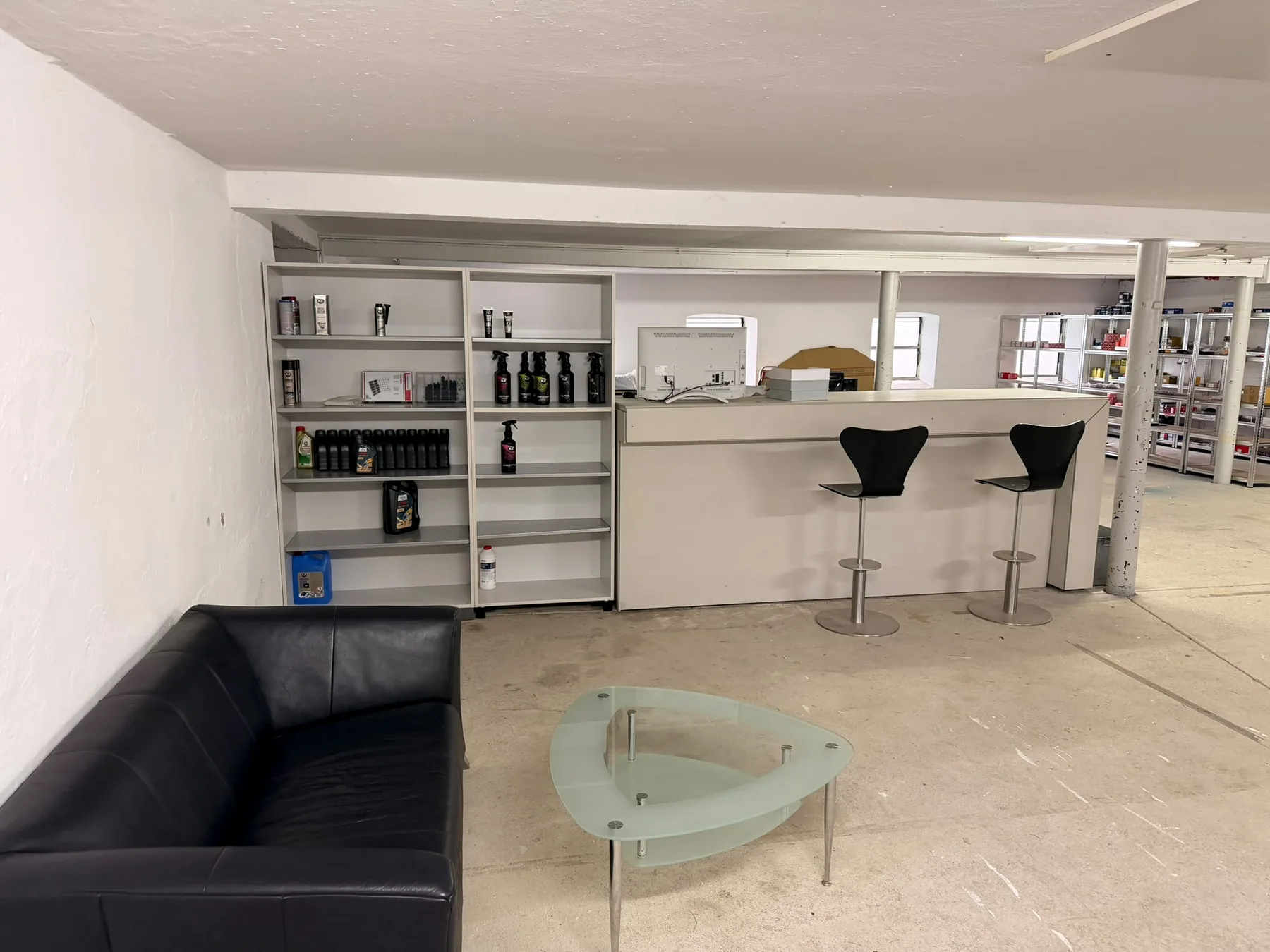 Lager- und Beratungsbereich von Asvaldis Car Parts